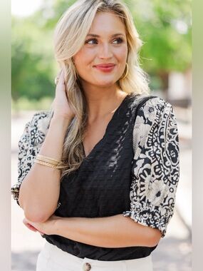 Umgee V-neck Balloon Sleeves Floral Blouse Shirt Black Small